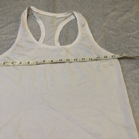 Lululemon - Picture 3 of 5